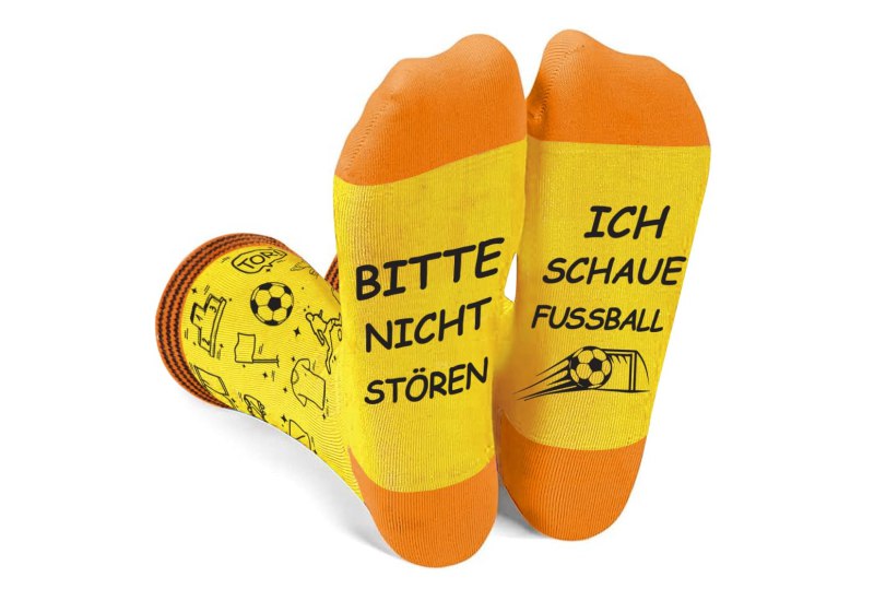 Lustige Socken als Geschenk für Männer und Frauen zu Weihnachten oder Geburtstag. Witzige Ideen zum Vatertag. #LustigeSocken #Geschenkideen #Fashion #Herrensocken #Deutschland #Geschenk #Preisfehler - Jetzt bei Amazon kaufen!